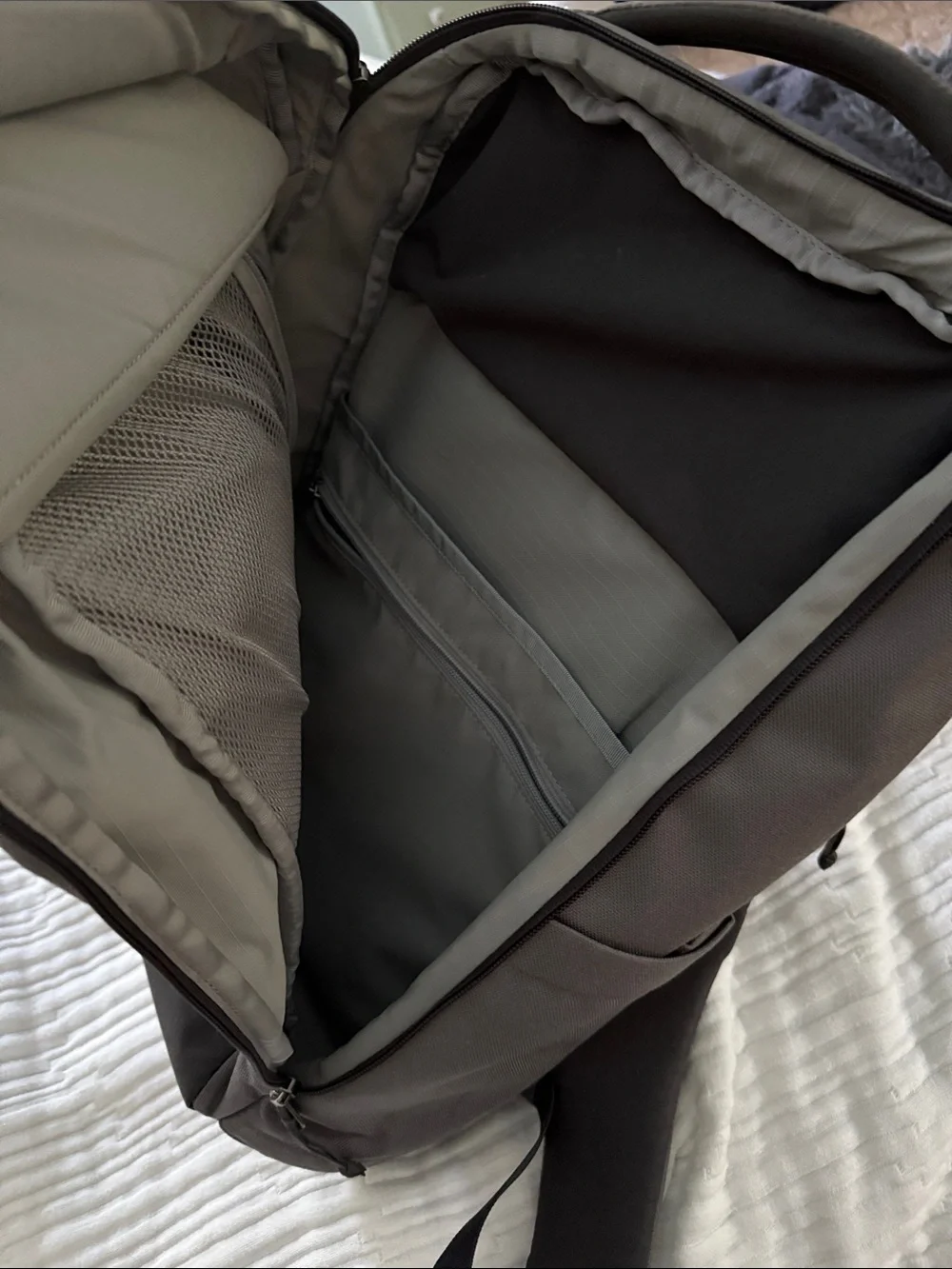 Yeti Men's Gray and Black Backpack - Streamlined Daily Pack